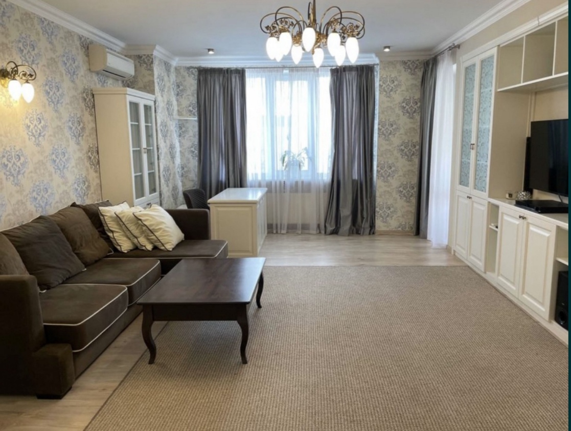 Продаж 3-кімнатної квартири 115 м², Дніпровська наб., 1А