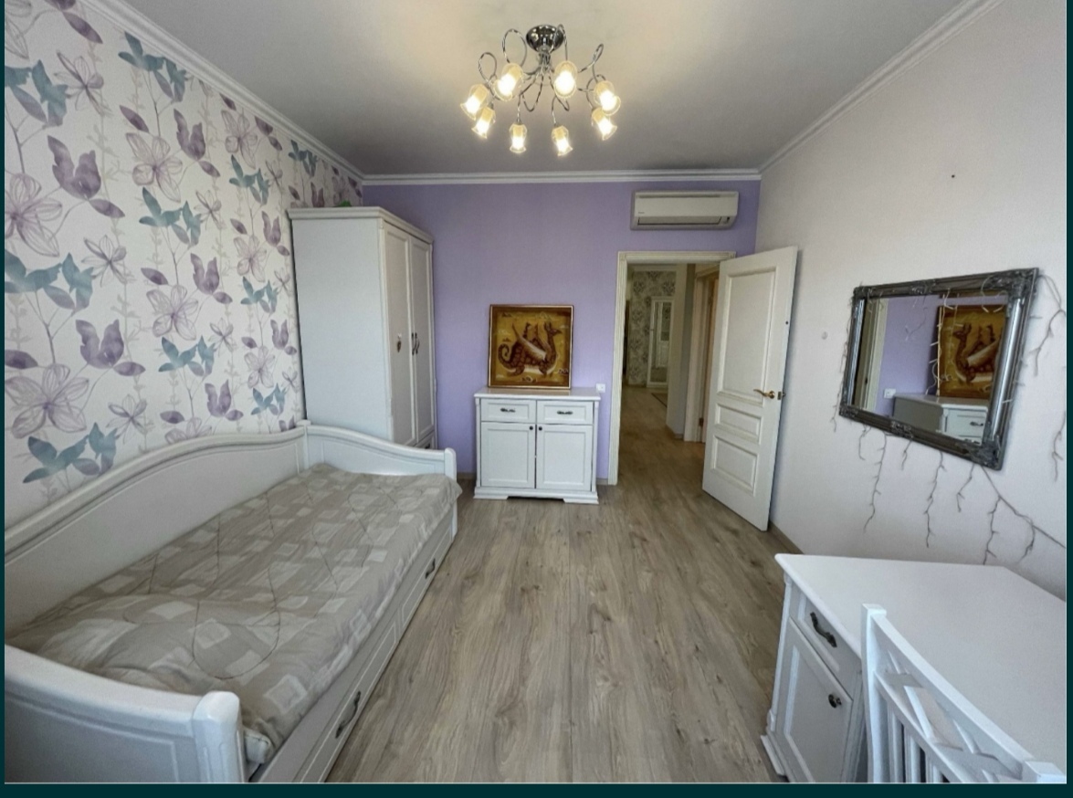 Продаж 3-кімнатної квартири 115 м², Дніпровська наб., 1А
