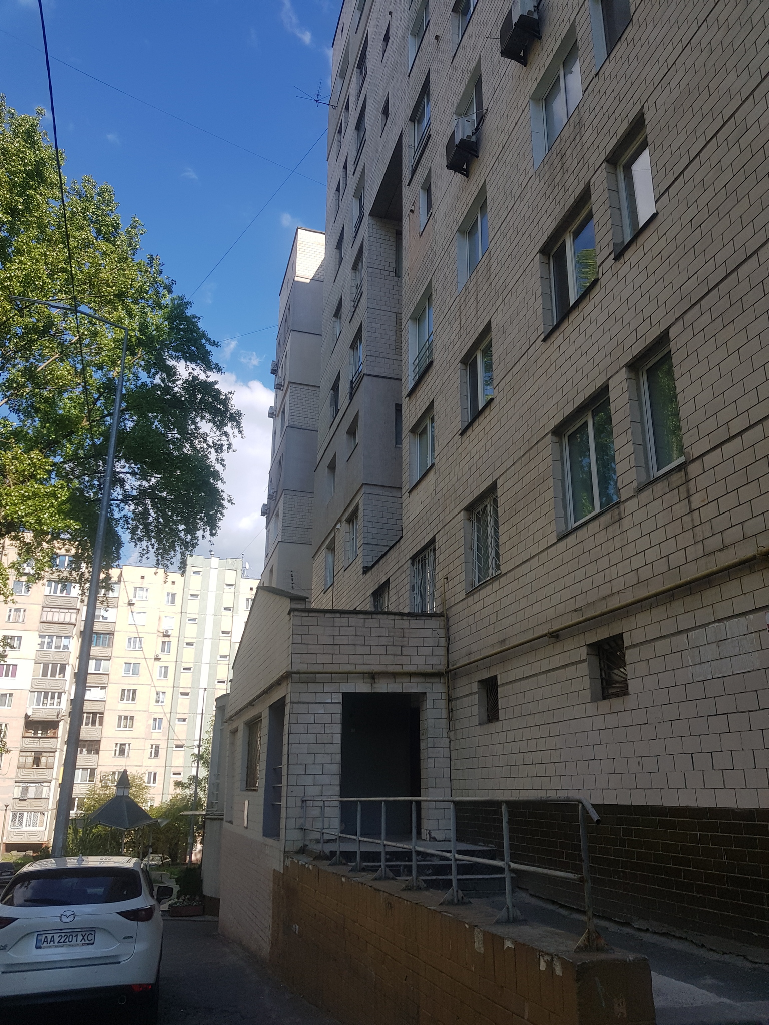 Продажа 4-комнатной квартиры 100 м², Печенежская ул., 16