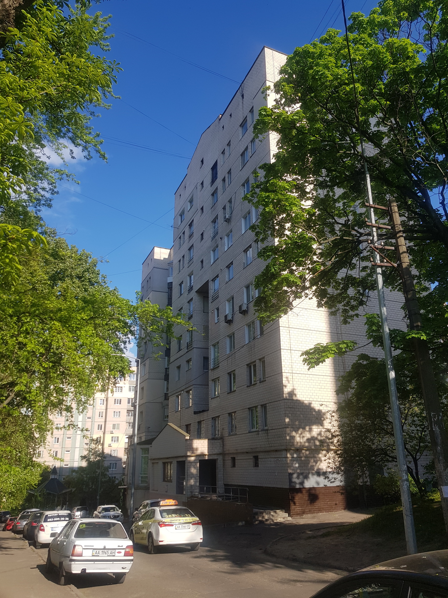 Продажа 4-комнатной квартиры 100 м², Печенежская ул., 16