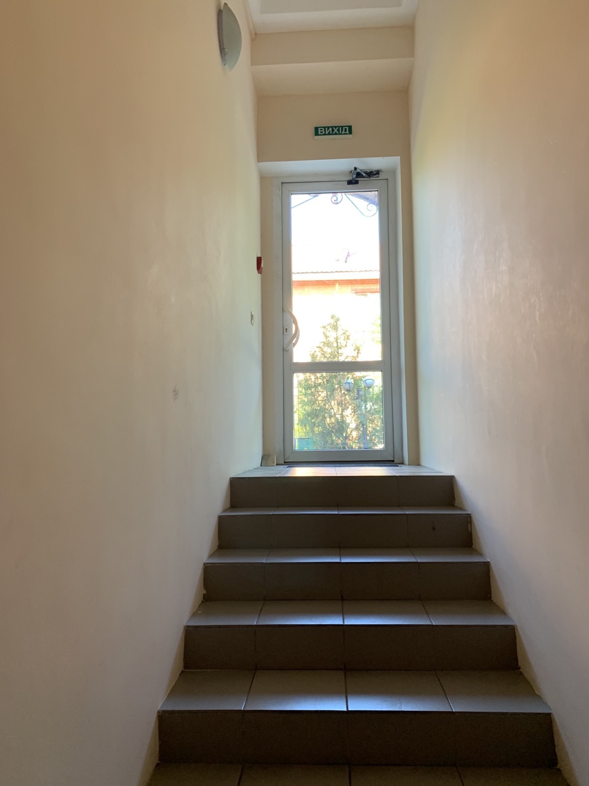 Продаж приміщення вільного призначення 300 м², Драгоманова вул., 15