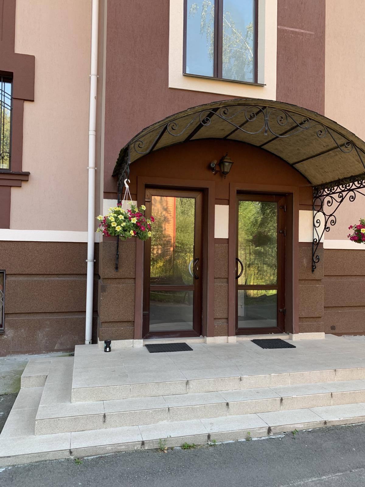 Оренда приміщення вільного призначення 300 м², Драгоманова вул., 15
