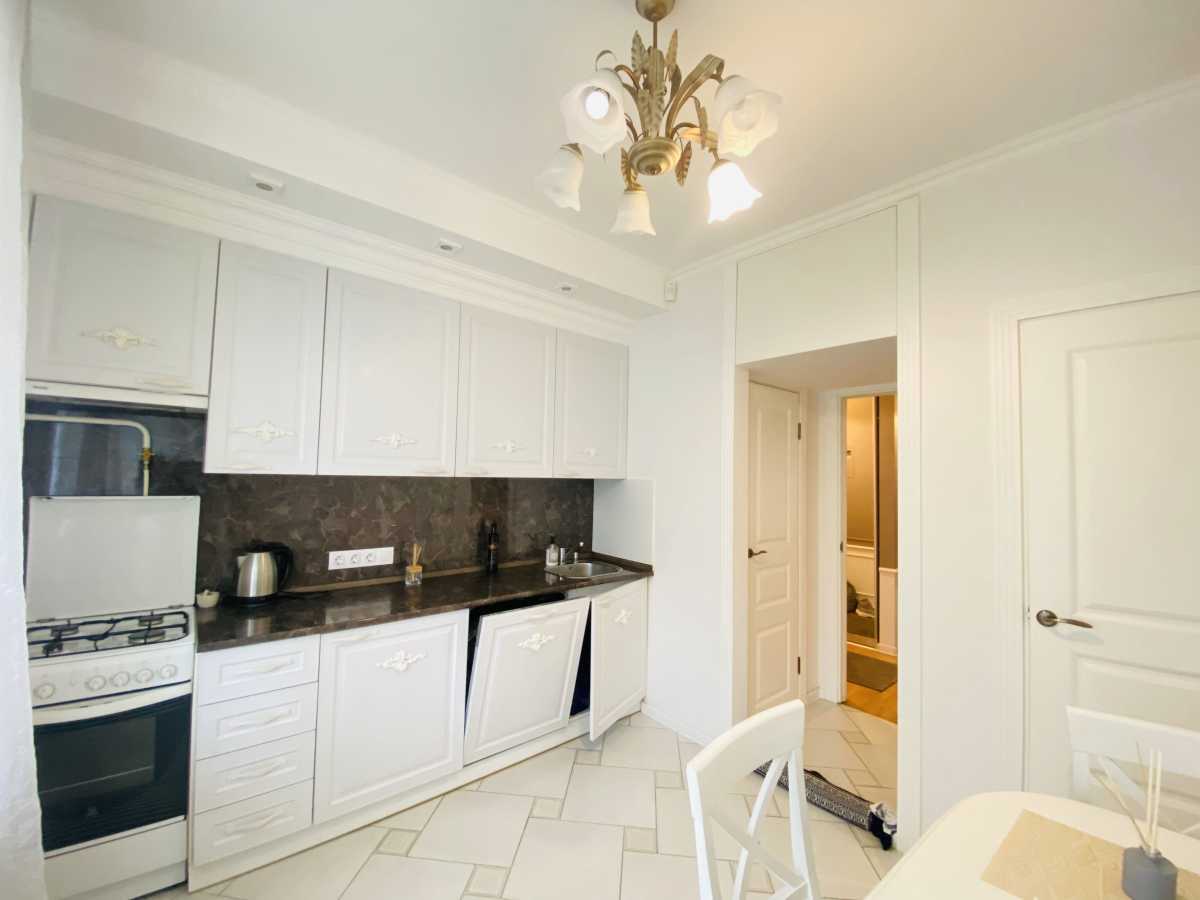 Оренда 3-кімнатної квартири 93 м², Шовковична вул., 29