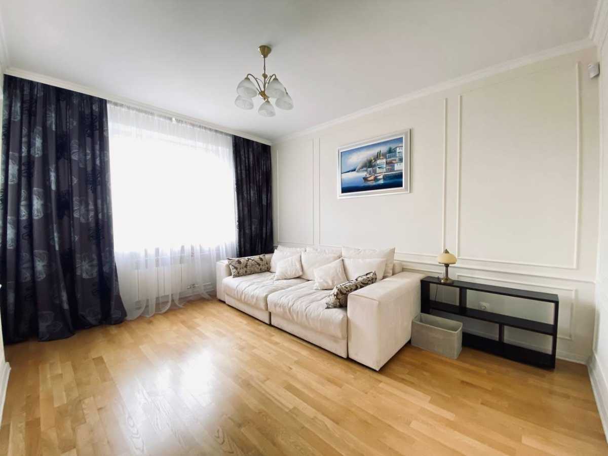 Оренда 3-кімнатної квартири 93 м², Шовковична вул., 29