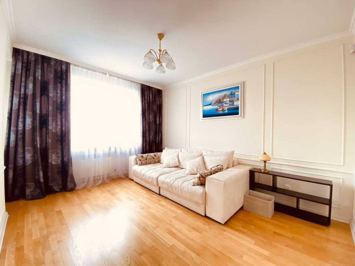 Оренда 3-кімнатної квартири 93 м², Шовковична вул., 29