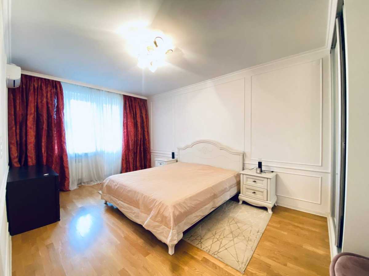 Оренда 3-кімнатної квартири 93 м², Шовковична вул., 29