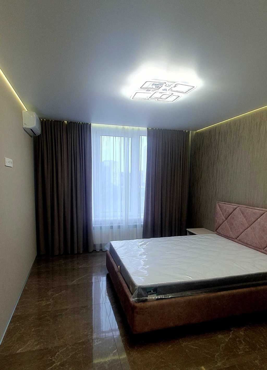 Продаж 1-кімнатної квартири 47.5 м², Дніпровська наб., 20а