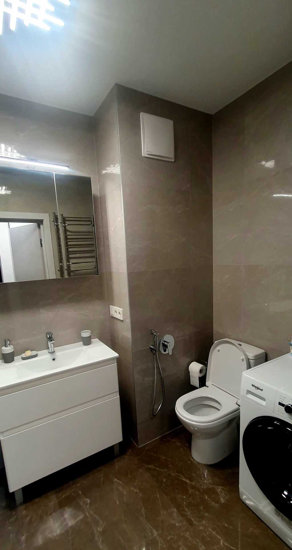 Продаж 1-кімнатної квартири 47.5 м², Дніпровська наб., 20а