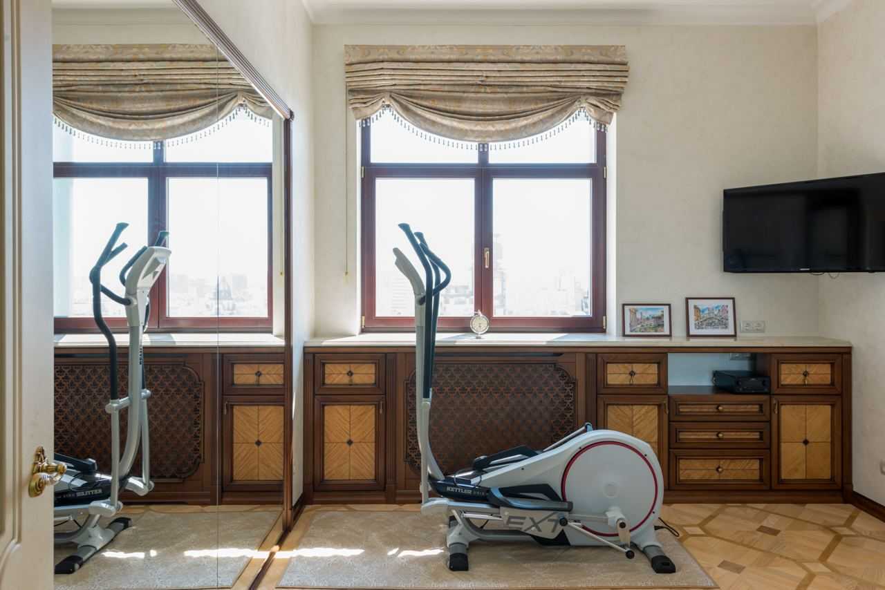 Продажа 5-комнатной квартиры 212 м², Крещатик ул., 27Б