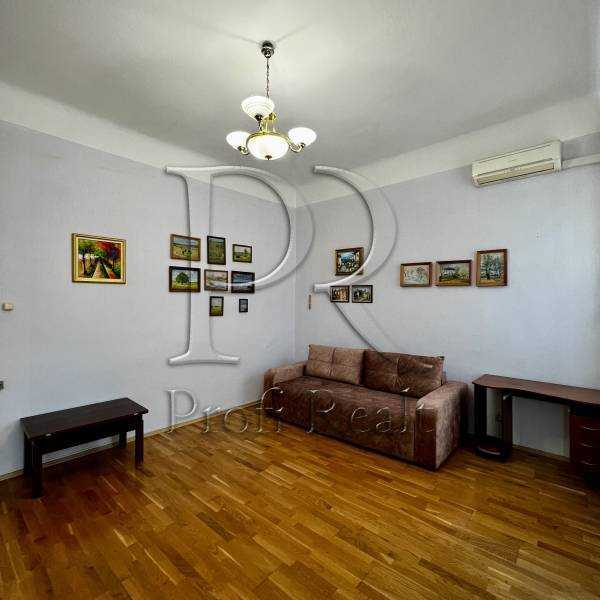 Продажа 2-комнатной квартиры 55 м², Михайловская ул., 22Б