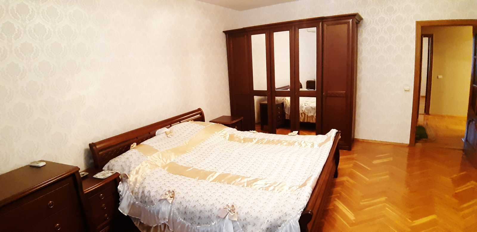 Оренда 3-кімнатної квартири 106 м², Автозаводська вул., 99/4