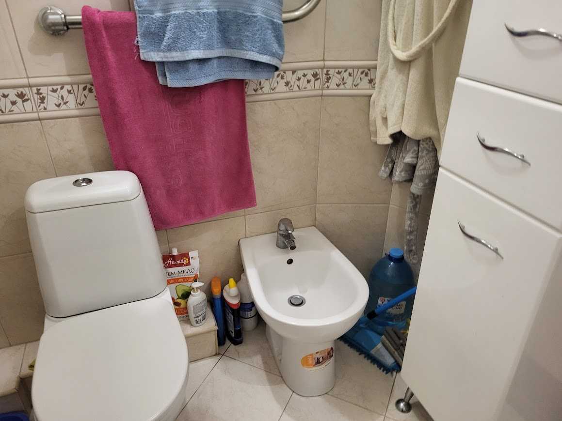 Продаж 2-кімнатної квартири 66 м², Грушевського вул., 13