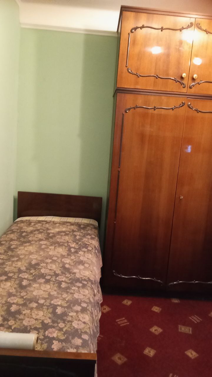 Оренда 1-кімнатної квартири 21 м², Дубровицька вул., 3