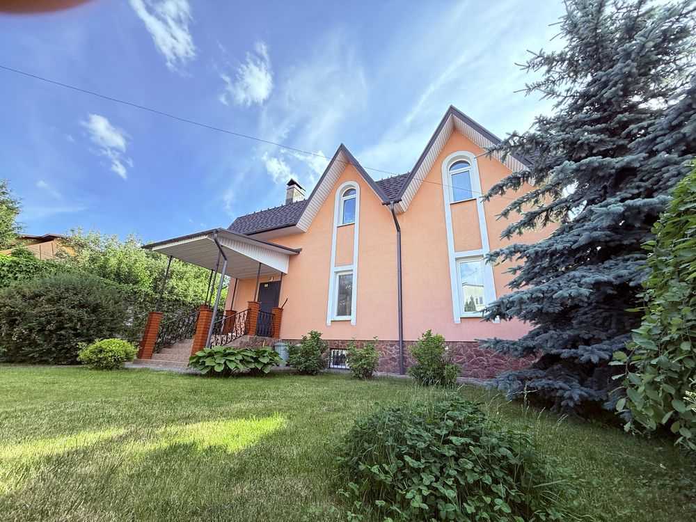 Оренда будинку 200 м², Листопадна вул.