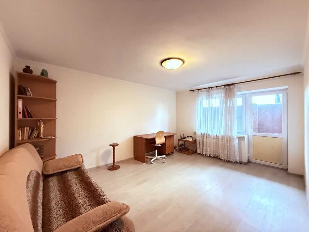 Оренда будинку 200 м², Листопадна вул.