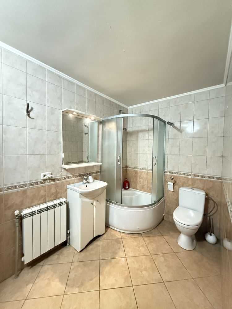 Оренда будинку 200 м², Листопадна вул.