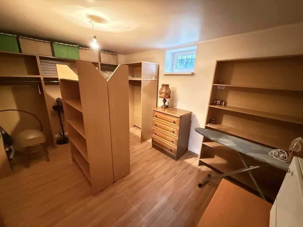 Оренда будинку 200 м², Листопадна вул.