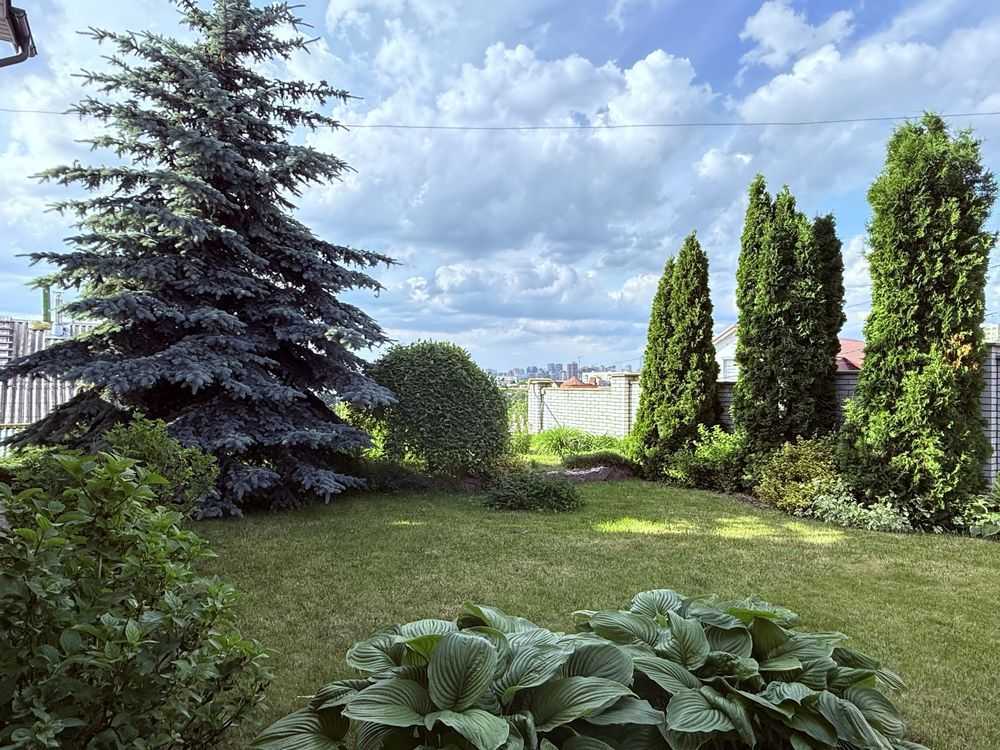 Оренда будинку 200 м², Листопадна вул.