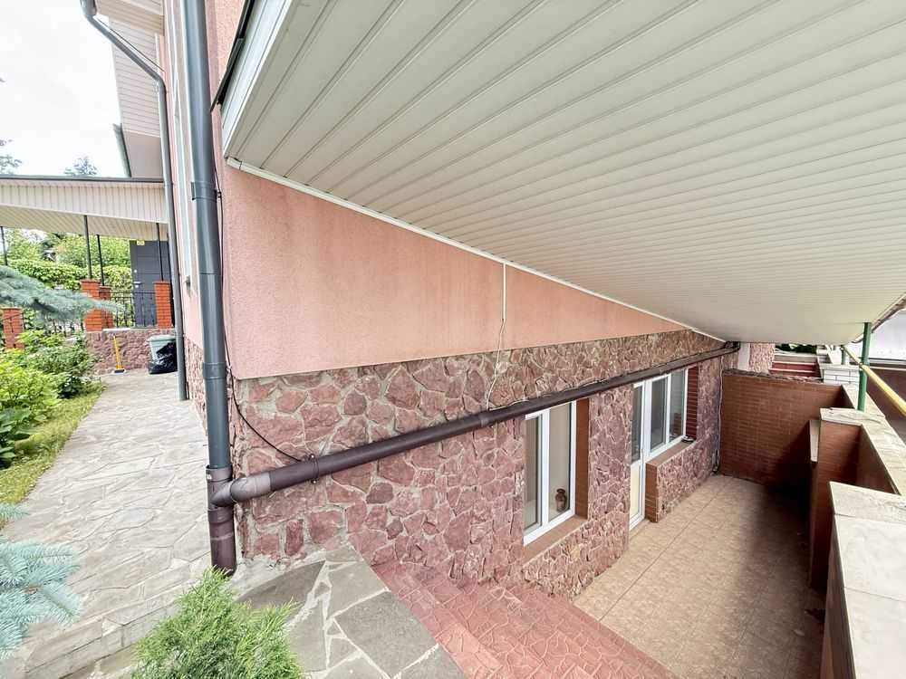 Оренда будинку 200 м², Листопадна вул.