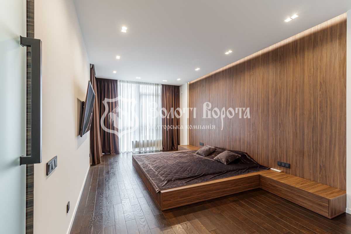 Продажа 5-комнатной квартиры 280 м², Предславинская ул., 57
