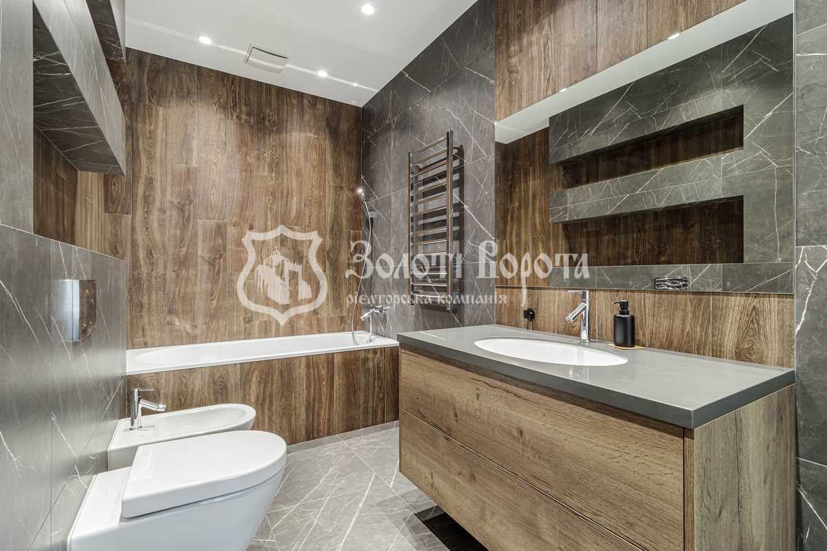 Продажа 5-комнатной квартиры 280 м², Предславинская ул., 57
