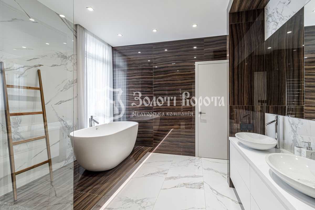 Продажа 5-комнатной квартиры 280 м², Предславинская ул., 57