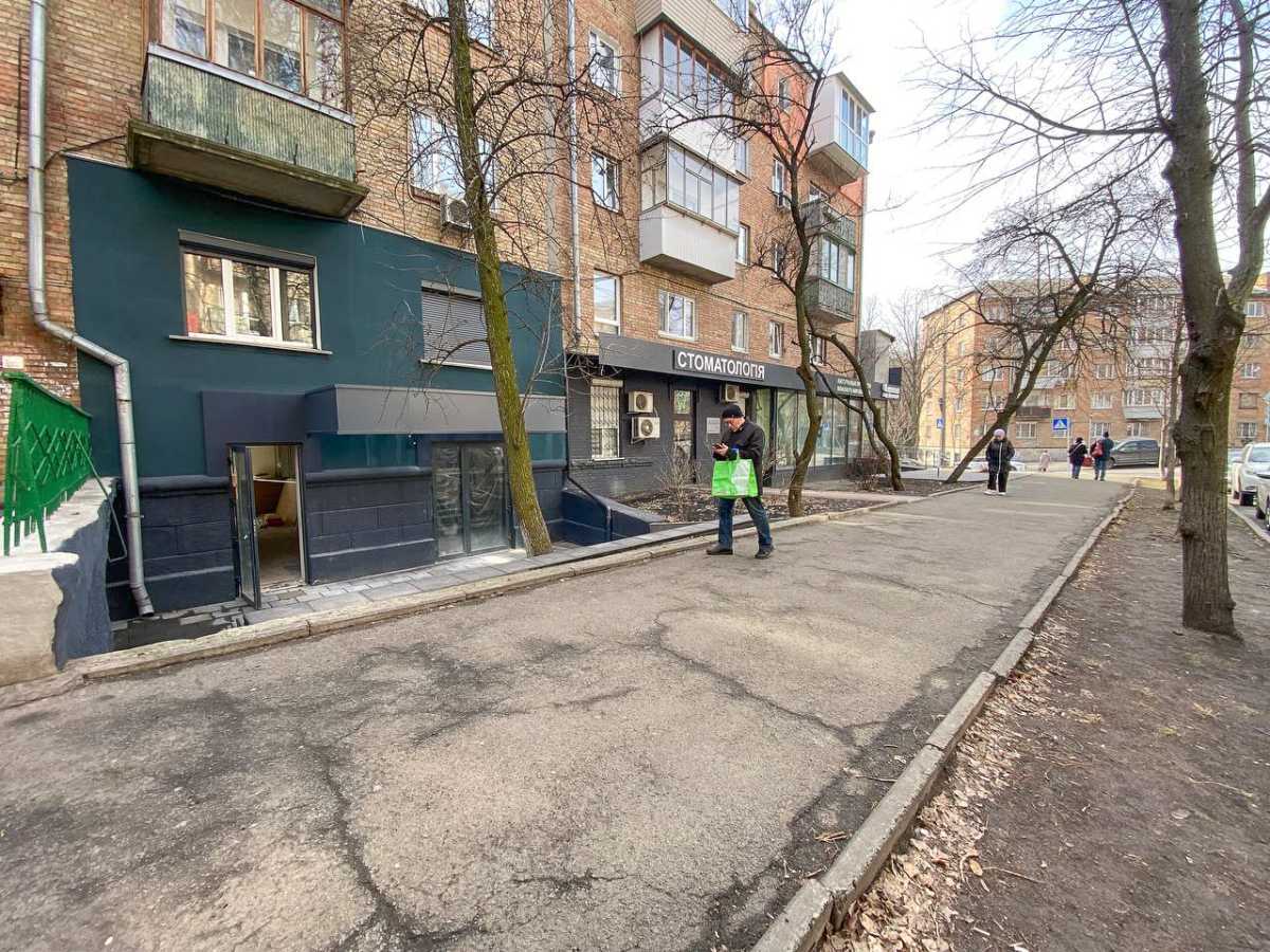 Аренда магазина 40 м², Німанська, 4