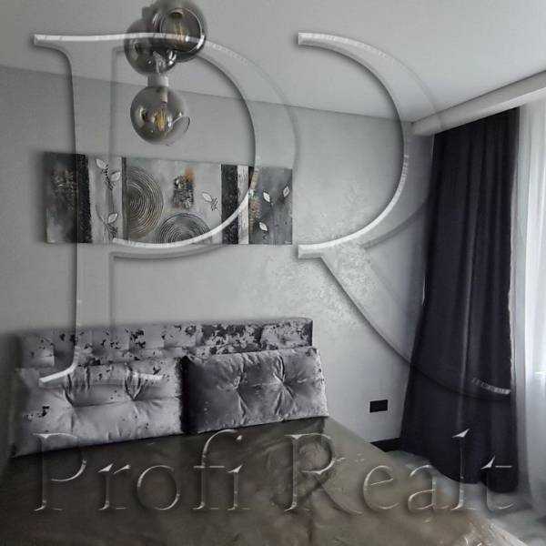 Продаж 1-кімнатної квартири 54 м², Ревуцького вул., 54