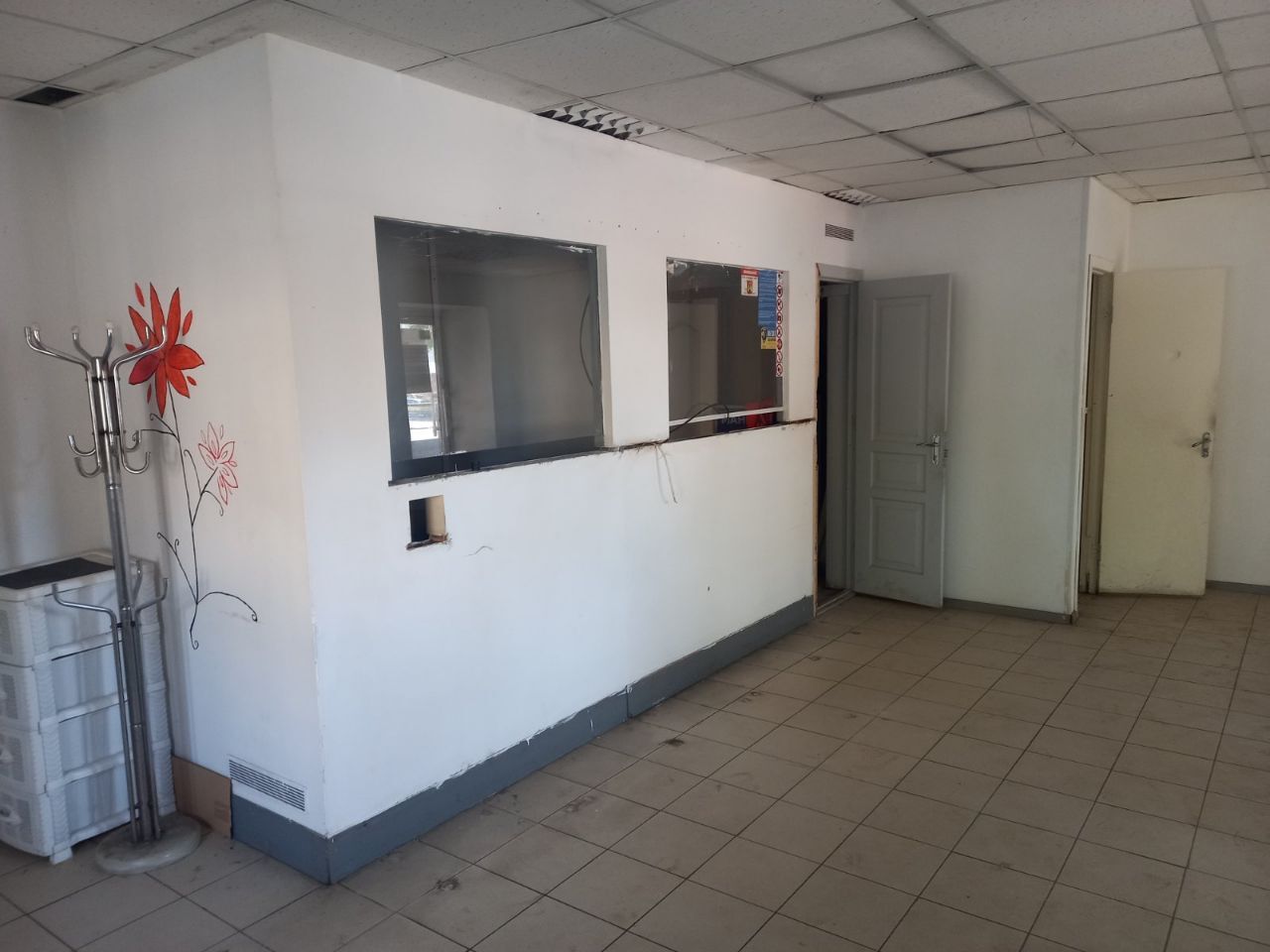 Продаж комерції 49 м², Старомостова пл., 1