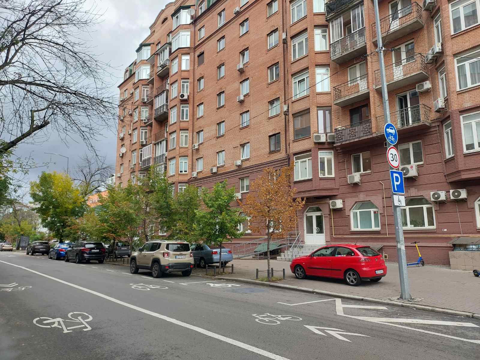 Аренда 3-комнатной квартиры 100 м², Введенская ул.