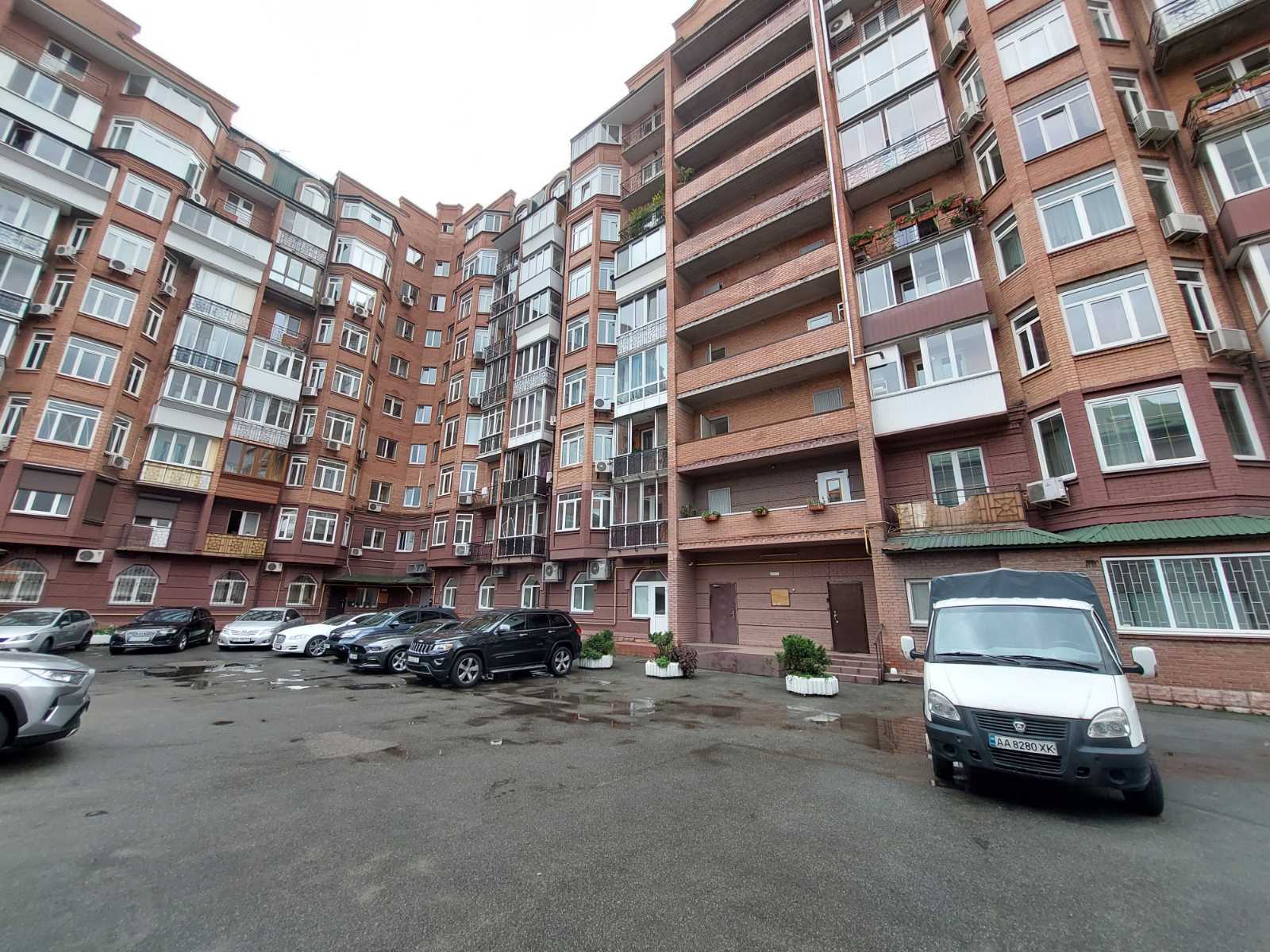 Аренда 3-комнатной квартиры 100 м², Введенская ул.