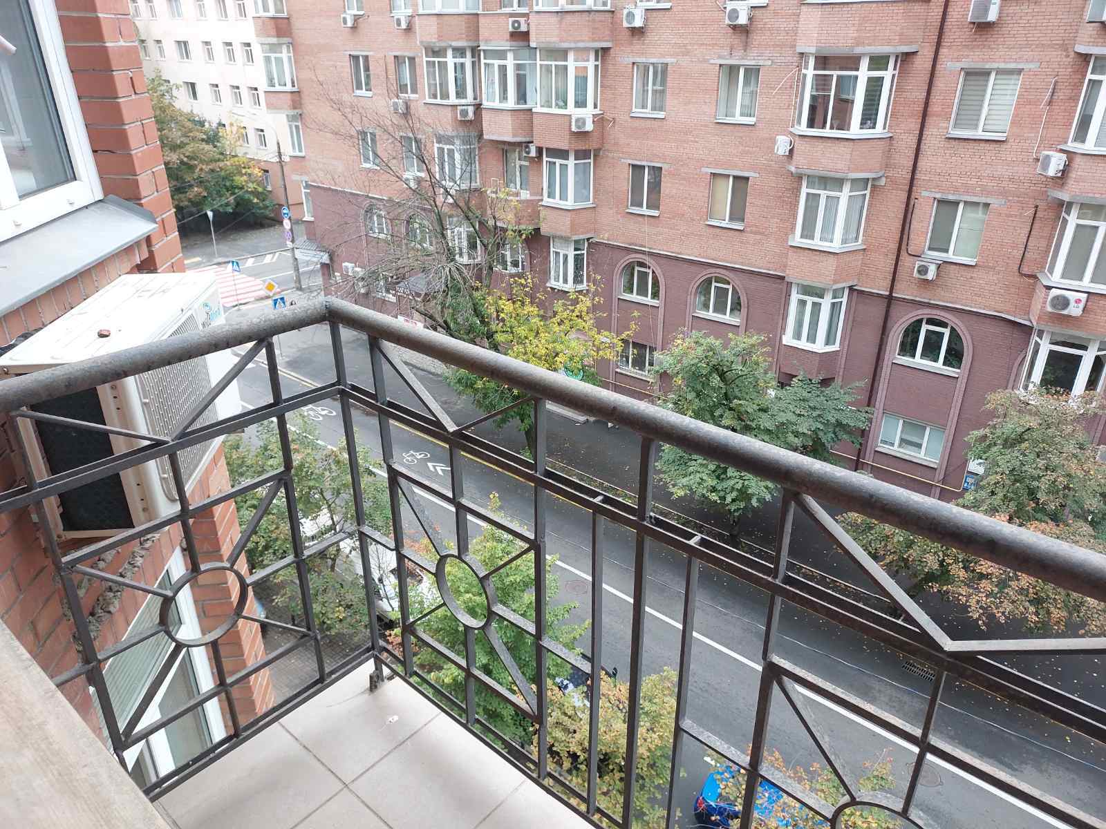 Аренда 3-комнатной квартиры 100 м², Введенская ул.