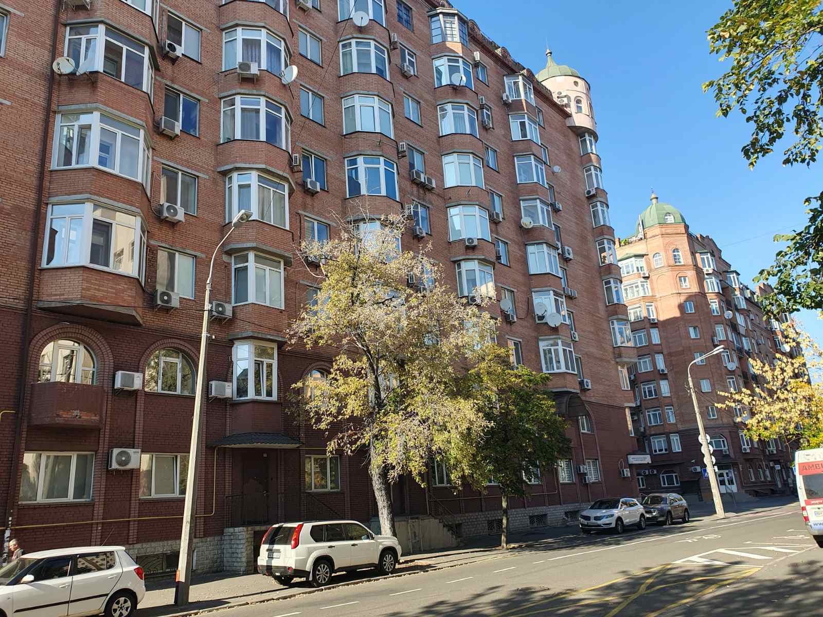 Аренда 3-комнатной квартиры 100 м², Введенская ул.