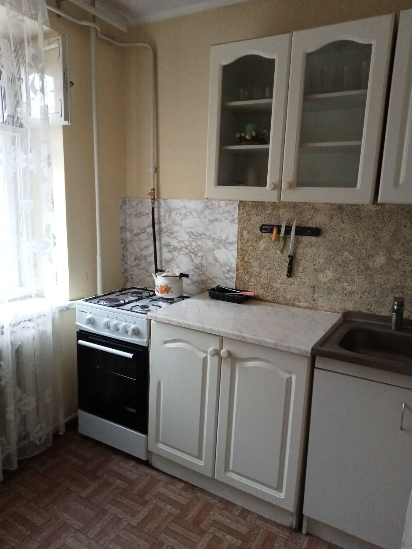 Оренда 1-кімнатної квартири 30 м², Колекторна вул., 3