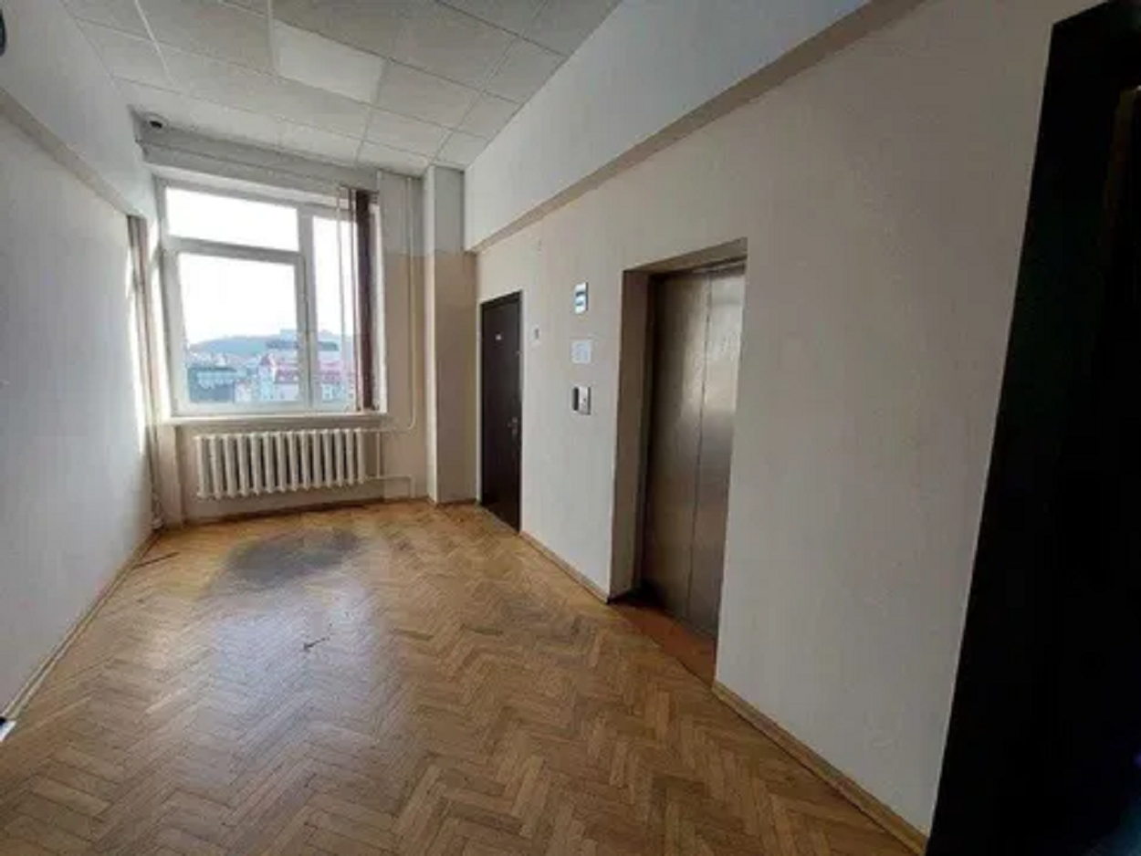 Аренда офиса 26 м², Кирилловская ул., 19/21