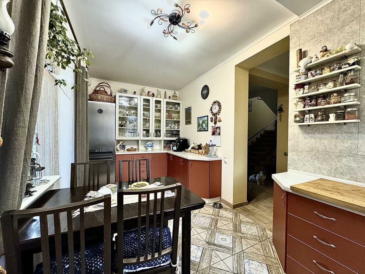 Продаж будинку 160 м², Лугова