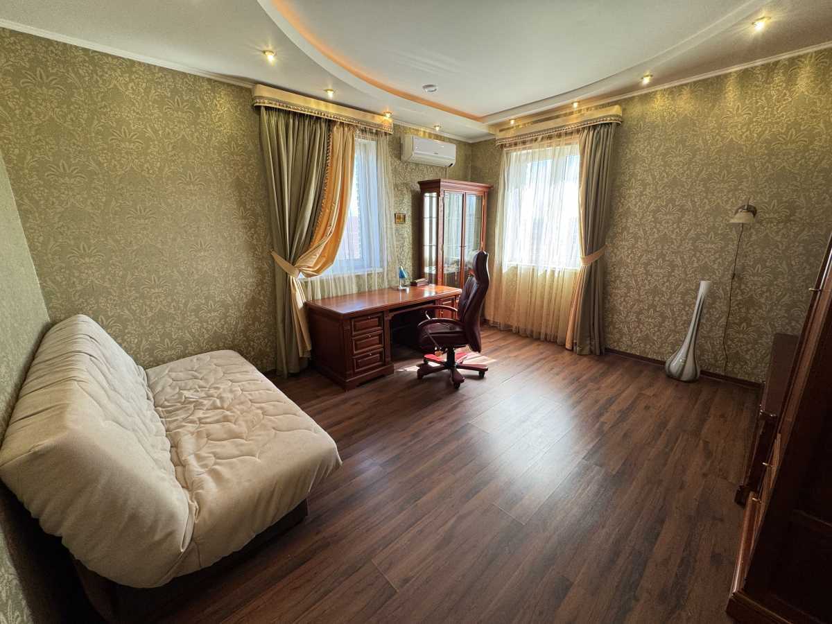 Оренда будинку 450 м², Дніпровське шосе, 32