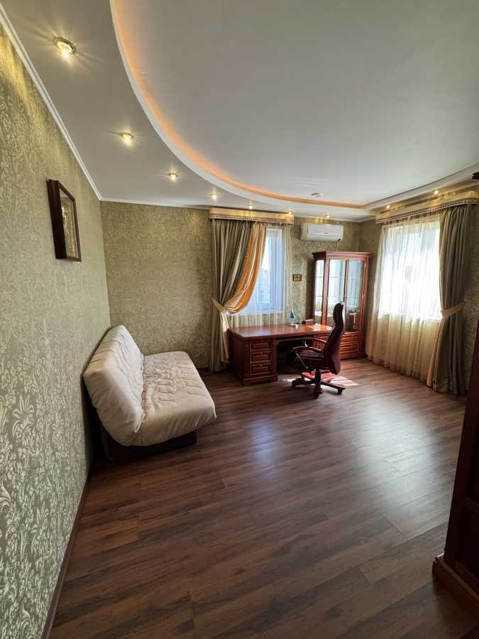 Оренда будинку 450 м², Дніпровське шосе, 32