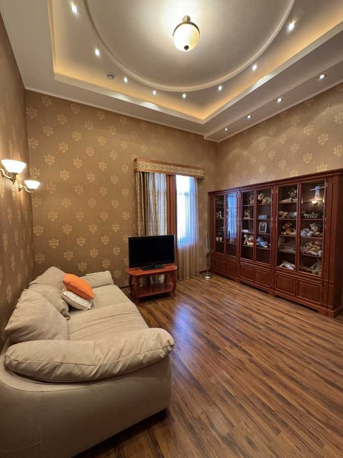 Оренда будинку 450 м², Дніпровське шосе, 32