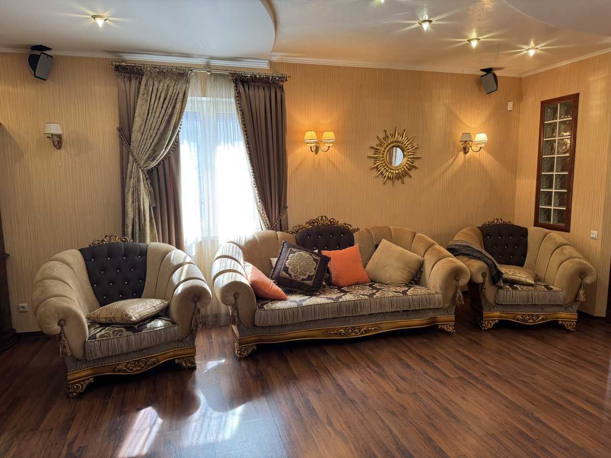 Оренда будинку 450 м², Дніпровське шосе, 32