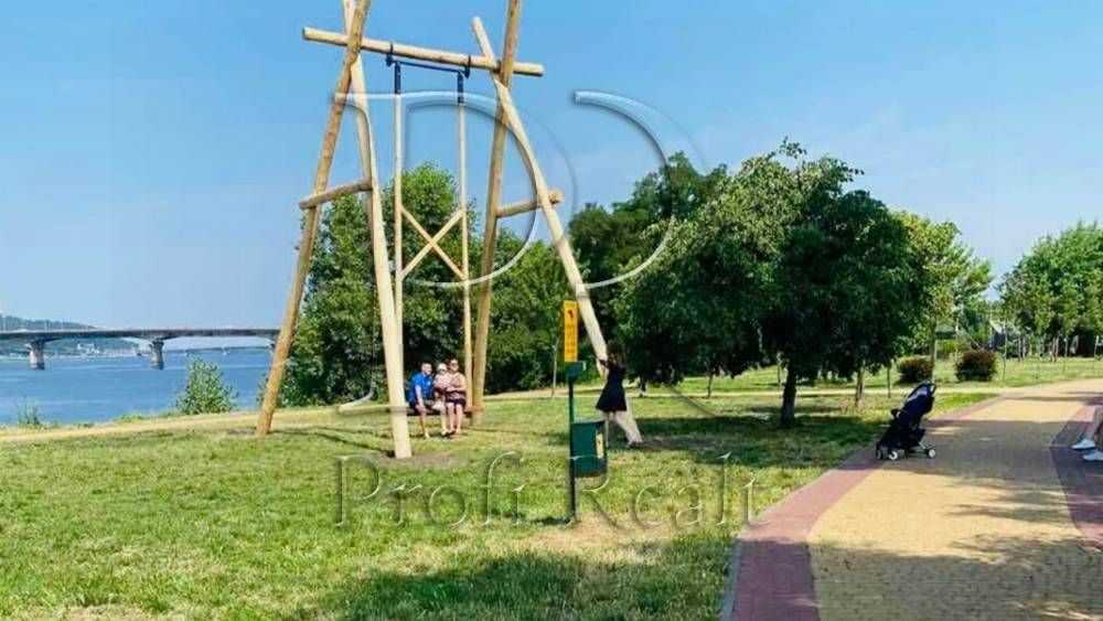Продаж 3-кімнатної квартири 71 м², Дніпровська наб., 13