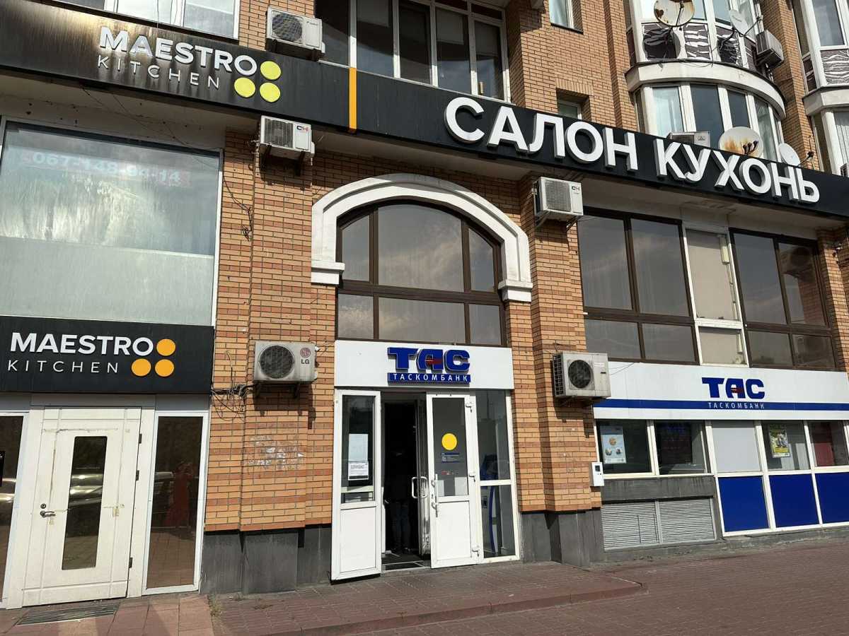Оренда офісу 200 м², Маршала Тимошенка вул., 21