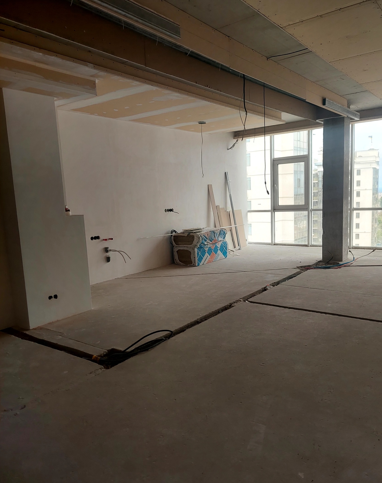 Продажа 2-комнатной квартиры 92 м², Жемчужная ул., 3