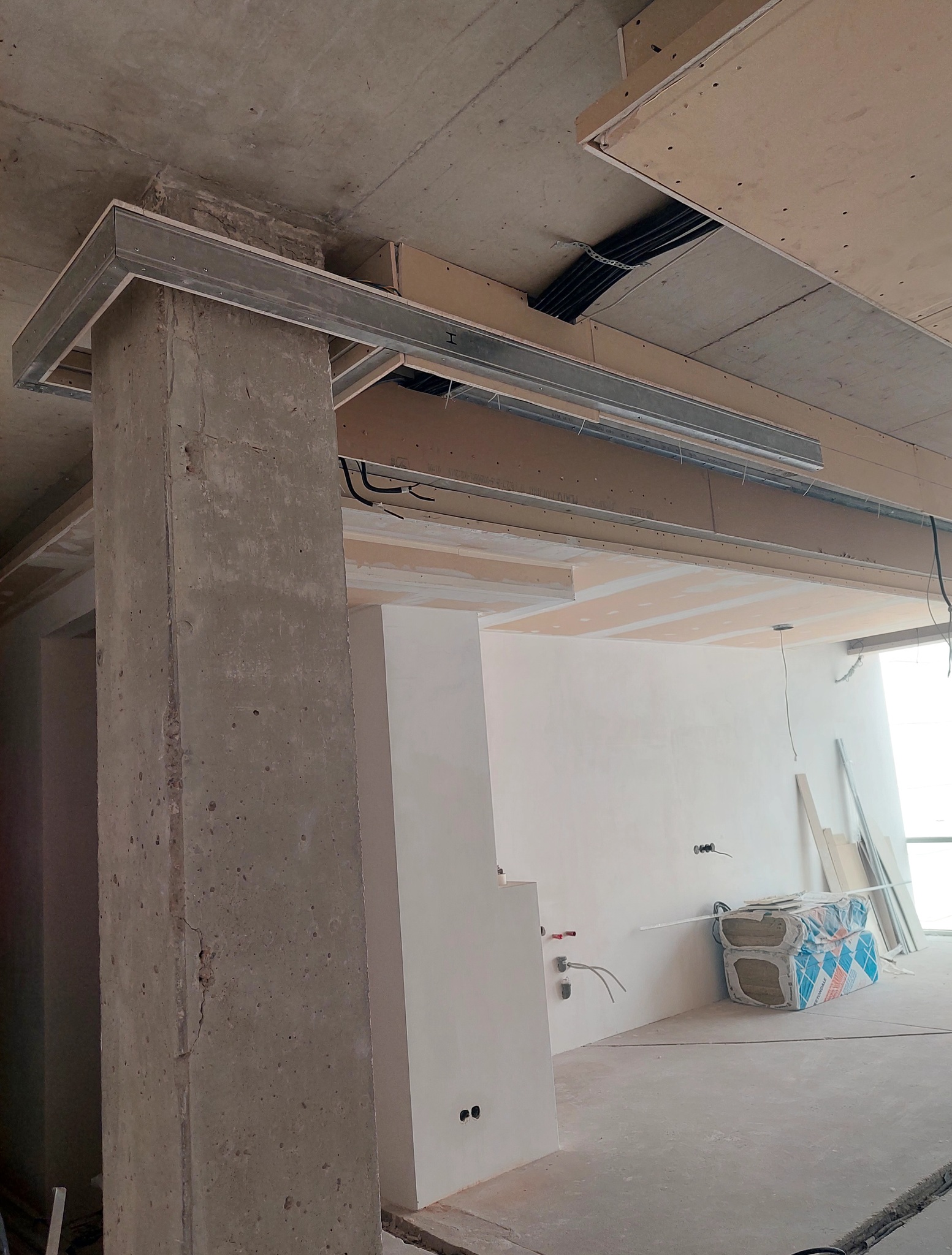 Продажа 2-комнатной квартиры 92 м², Жемчужная ул., 3