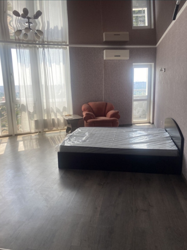 Оренда 1-кімнатної квартири 46 м², Соборності просп., 30