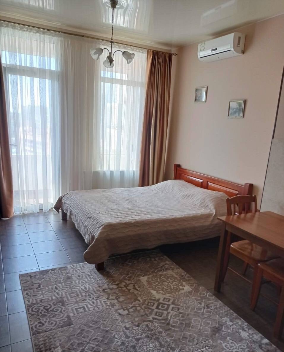 Продаж 3-кімнатної квартири 100 м², Генуэзская вул.