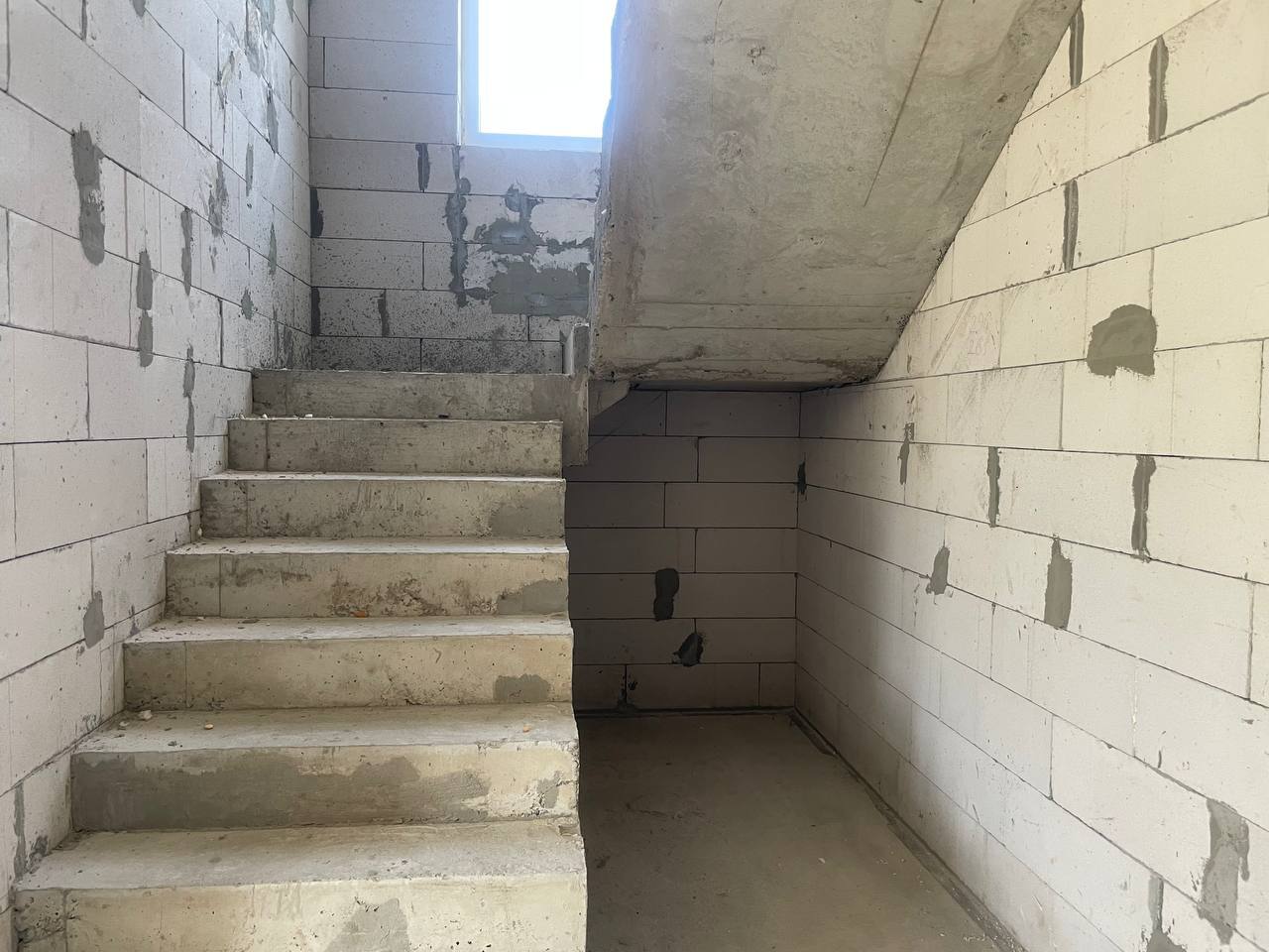Продаж будинку 180 м²