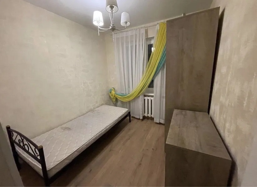 Продаж 3-кімнатної квартири 69 м², Академіка Корольова вул.