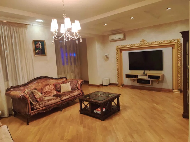 Продажа 5-комнатной квартиры 210 м², Солнечная ул.