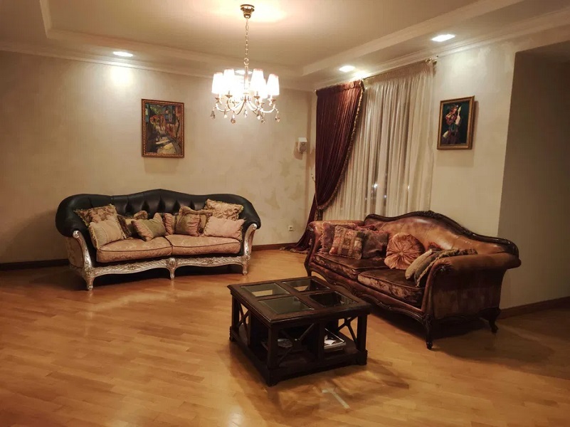 Продажа 5-комнатной квартиры 210 м², Солнечная ул.